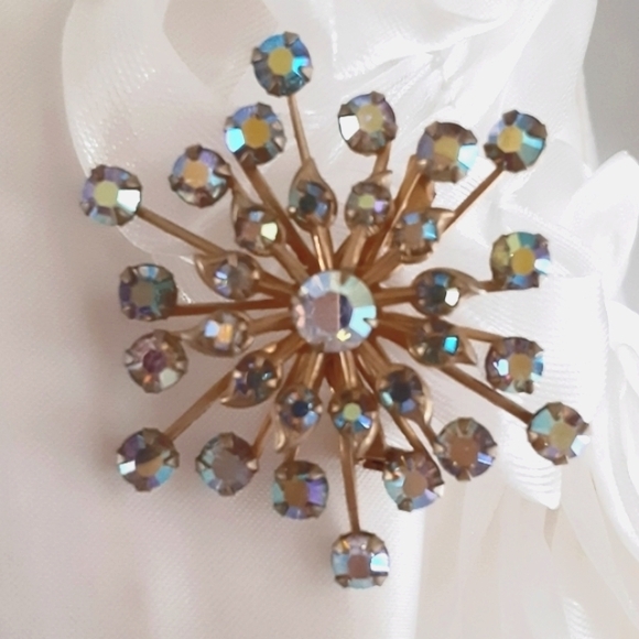 Vintage Rainbow Multicolor Aurora Borealis Starburst Snowflake Cluster Brooch - Picture 3 of 11